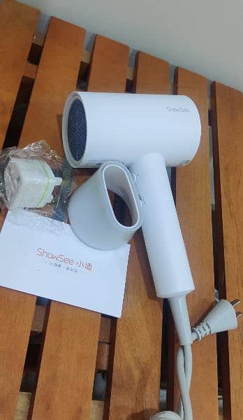 Xiaomi Showsee Hair Dryer. 13