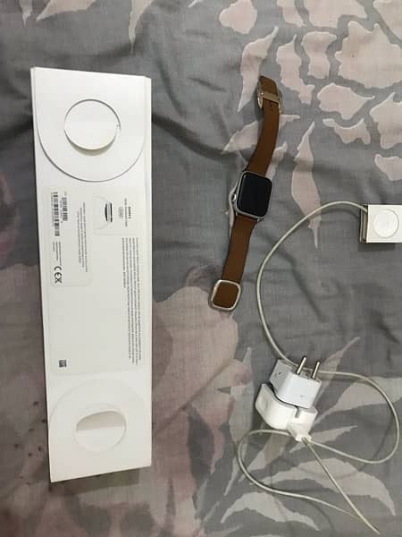 Apple watch series 5  40mm 7