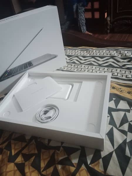 macbook pro 2020 8/512 1