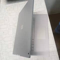 Surface Book 2  / Intel Core i7 /8th Gen/1.9GHz