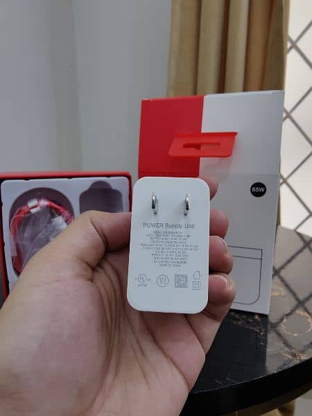 OnePlus 65 Watt Charger & Type C - C Cable 1