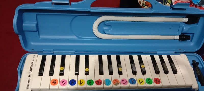 Melodica Pianica (Harmonium, Keyboard) 7