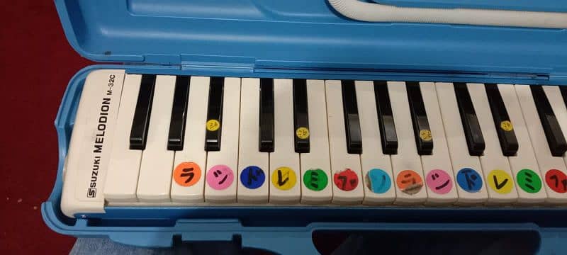 Melodica Pianica (Harmonium, Keyboard) 9