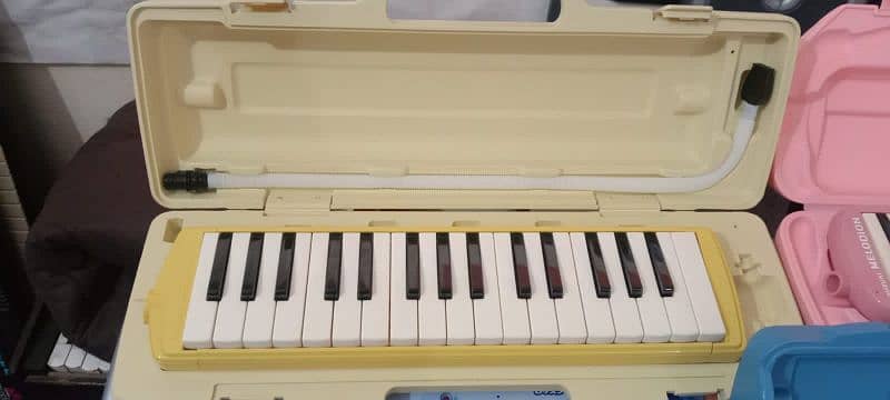 Melodica Pianica (Harmonium, Keyboard) 8