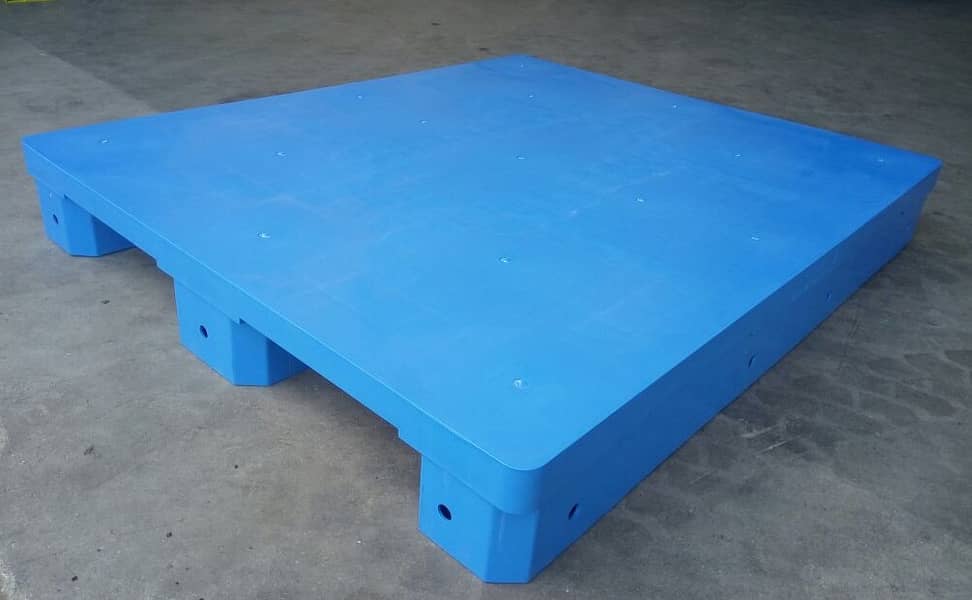 Plastic Pallets & Storage Racks 1