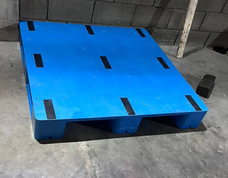 Plastic Pallets & Storage Racks 8