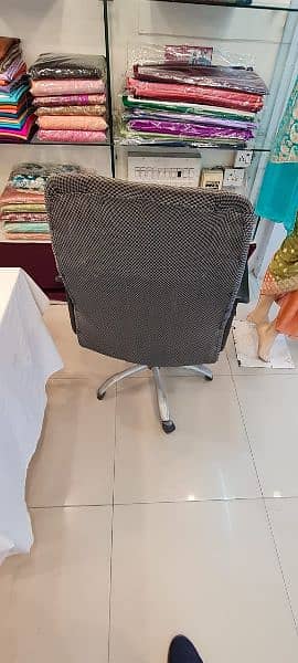 Executive Office Chair for sale at reasonable price 3