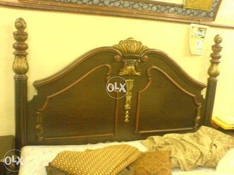 King size bed, side tables, Dressing table 2