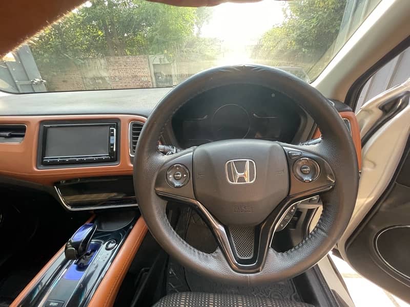Honda Vezel Z Sensing - immaculate condition 11