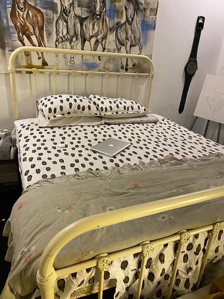 King Size Iron Bed with Spring Metress and Wooden Table Set 8