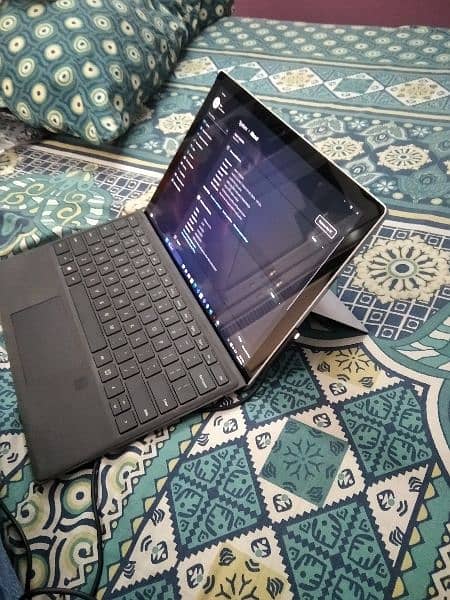 Microsoft surface pro 7 corei7 10thgen 16gbram 256ssd with keyboard. 0