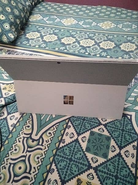 Microsoft surface pro 7 corei7 10thgen 16gbram 256ssd with keyboard. 1