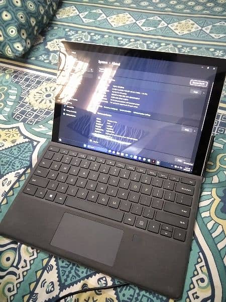 Microsoft surface pro 7 corei7 10thgen 16gbram 256ssd with keyboard. 6