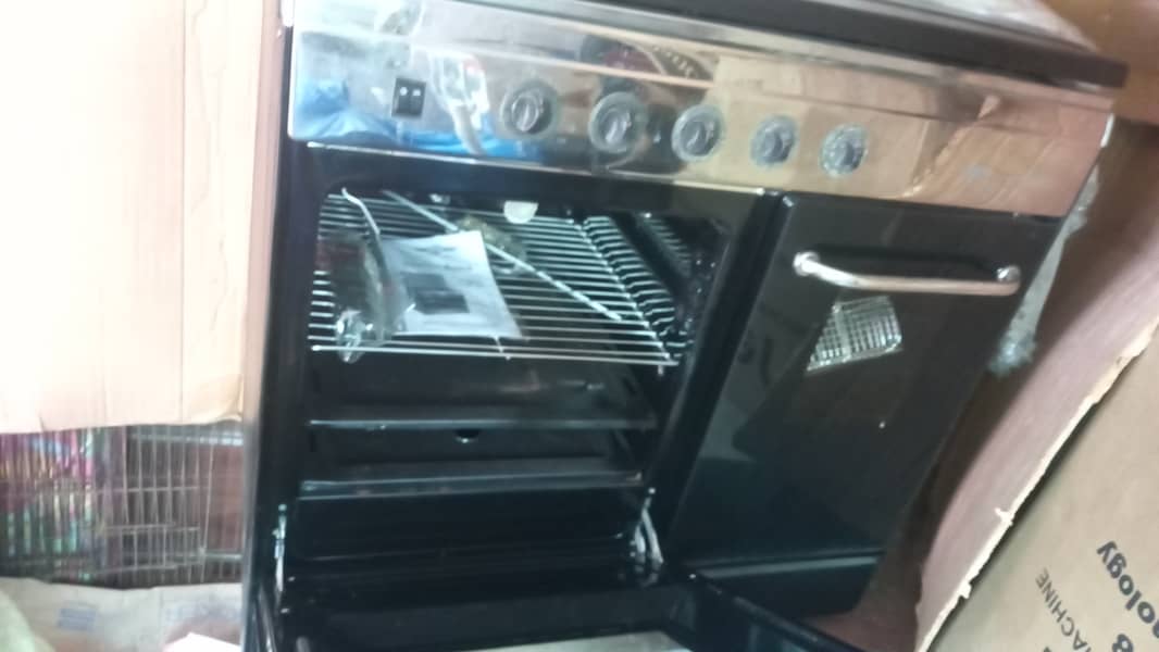 Cooking range with fry box in negotiable and reasonable price 1