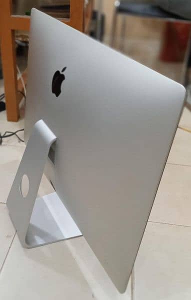 iMac Retina 5K 27" 2020 Core i5 with 4GB Graphic Card 7