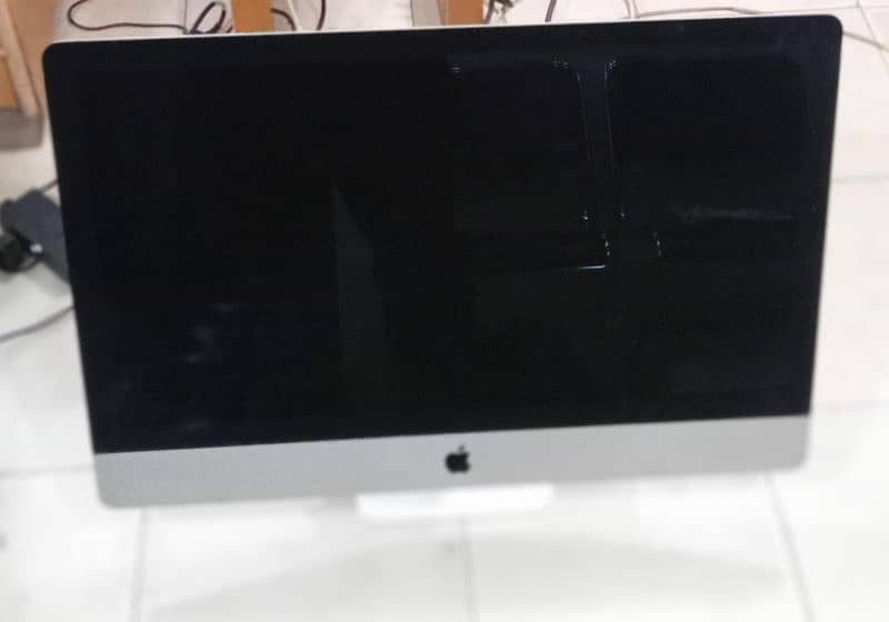 iMac Retina 5K 27" 2020 Core i5 with 4GB Graphic Card 11