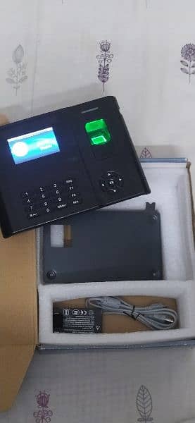 Biometric Attendence Machine, Fingerprint Access Control RFID 1