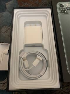 iphone 11,12,13,14,15pro max fast charger original box pulled 0