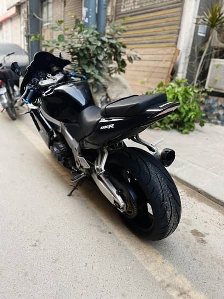 Heavy Sports Bike Honda CBR900rr modified into new shape !! 9