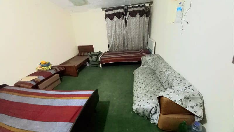Girls Hostel & Furnished seprate Rooms  All faclitiz St. town 6th Road 3