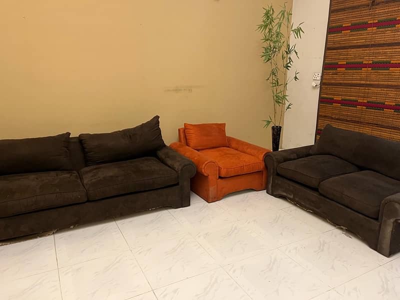 Furniture in Excellent condition for Sale 2