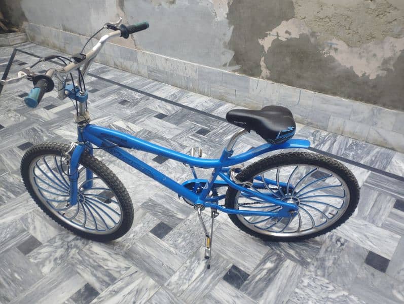 BY CYCLE GOOD CONDITION SUDIA BRAND 4