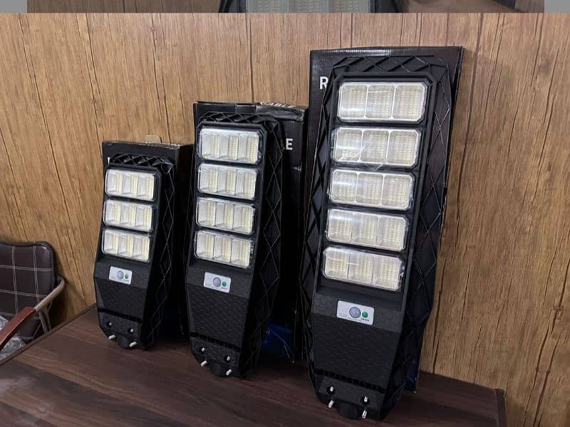 100W 200W 300W Solar street lights 3