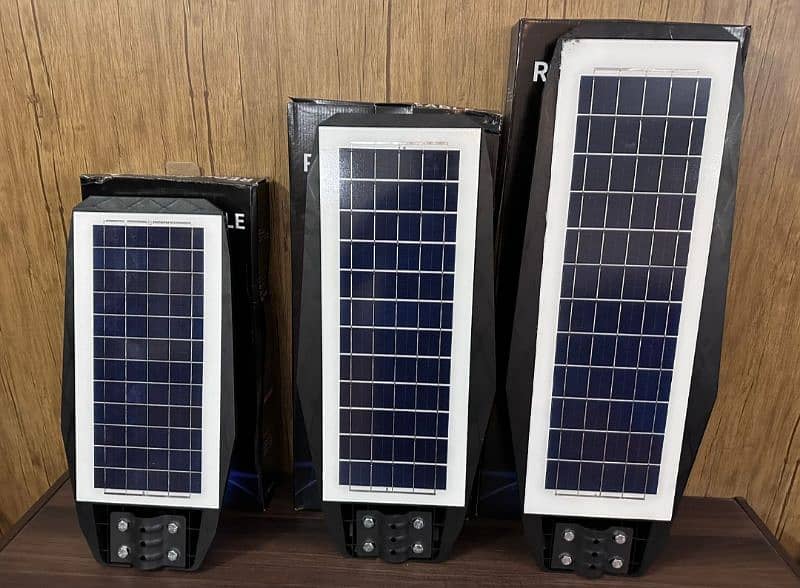 100W 200W 300W Solar street lights 4