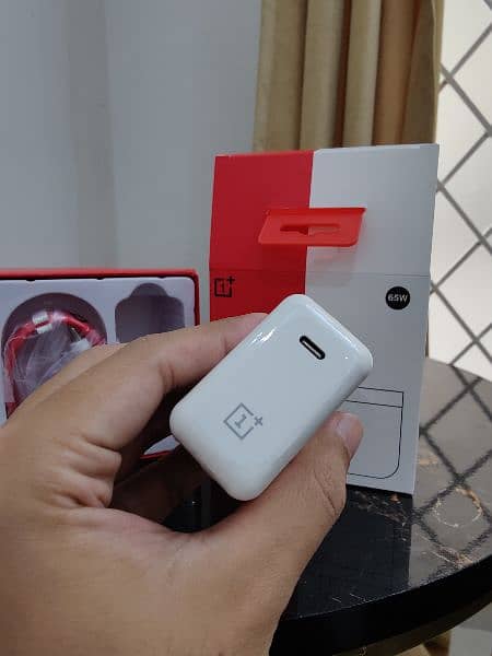 OnePlus 65 Watt Charger & Type C - C Cable 0