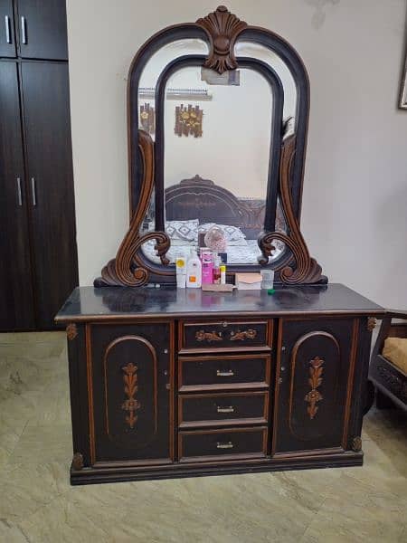 complete bed set  side table and dressing table 2