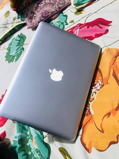 Apple Macbook Pro 2012 (core i5) 8GB Ram/ 500GB