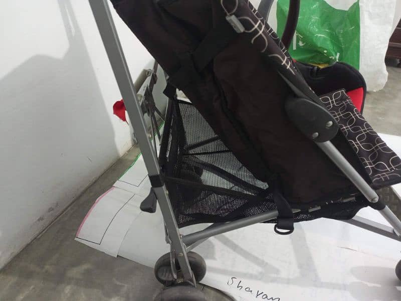 baby push chair and baby car seat 2
