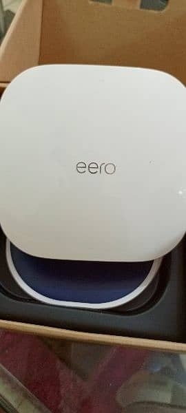 Amazon eero pro 6 Tri-Band Mesh Wi-Fi Router 0