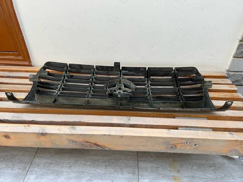 Land Cruiser 80 series front grill 4