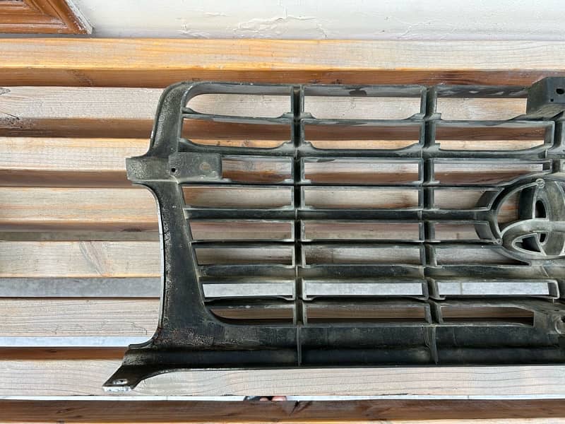 Land Cruiser 80 series front grill 5
