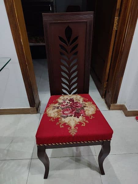 Dining table set of 6 chairs in good price 5