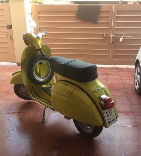 Vespa Superint 1