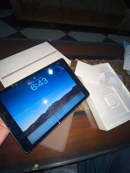 Ipad 7th generation with box and cover 2