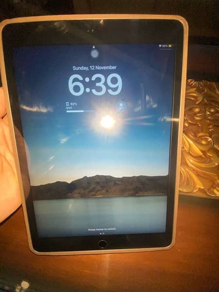 Ipad 7th generation with box and cover 9