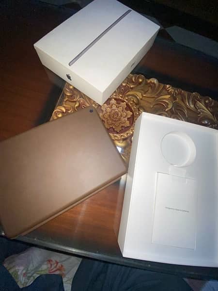 Ipad 7th generation with box and cover 16
