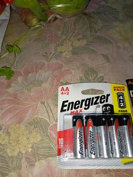 Cell 1.5 volt Energizer and Duracell Heavy duty 2