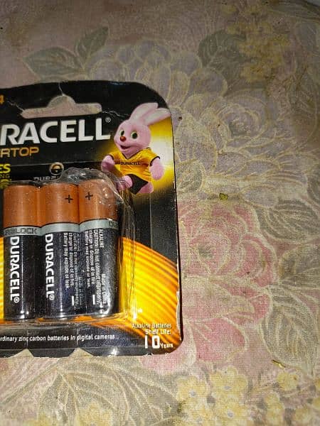 Cell 1.5 volt Energizer and Duracell Heavy duty 3