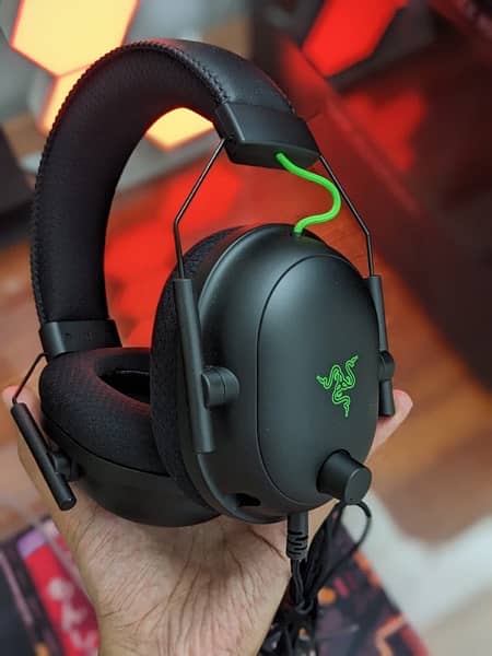 Razer Blackshark V2 Gaming Headphones 1