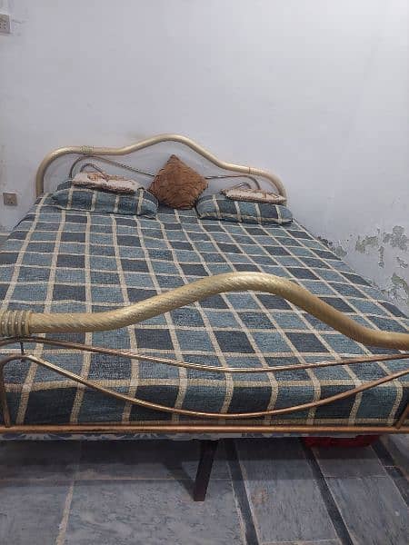 Iron King size bed 4
