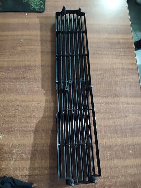 Toyota Corolla Ke70 1981 radiator grill 2