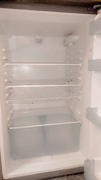 Haier fridge large size 16 cuft or 398 litres gross 0