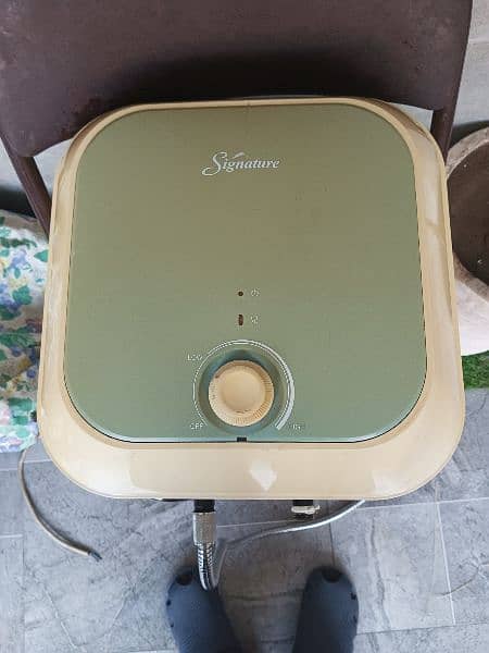 Signature Electric water Heater in excellent condition for sale 1