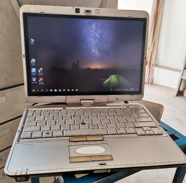 HP laptop core i5 model HP 2760 8gb ddr3 ram 250gb hard touch and type 0