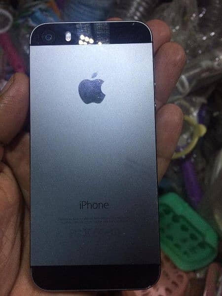 Apple iPhone 5s Black 32 GB 1