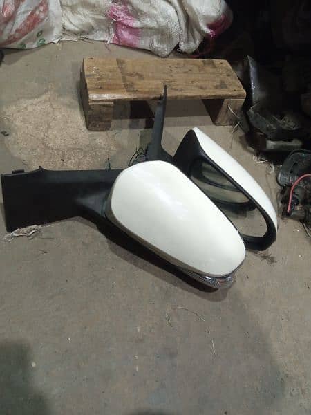 Vitz 2012-22 New side Mirrors pair 1